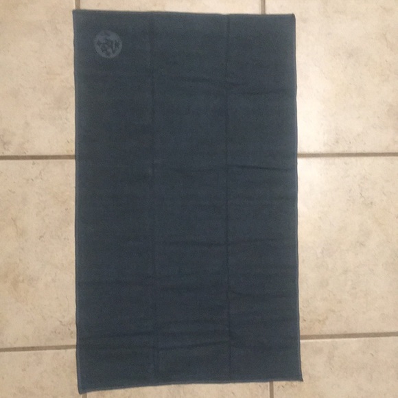 Manduka Hand Towel NWOT - Picture 2 of 3